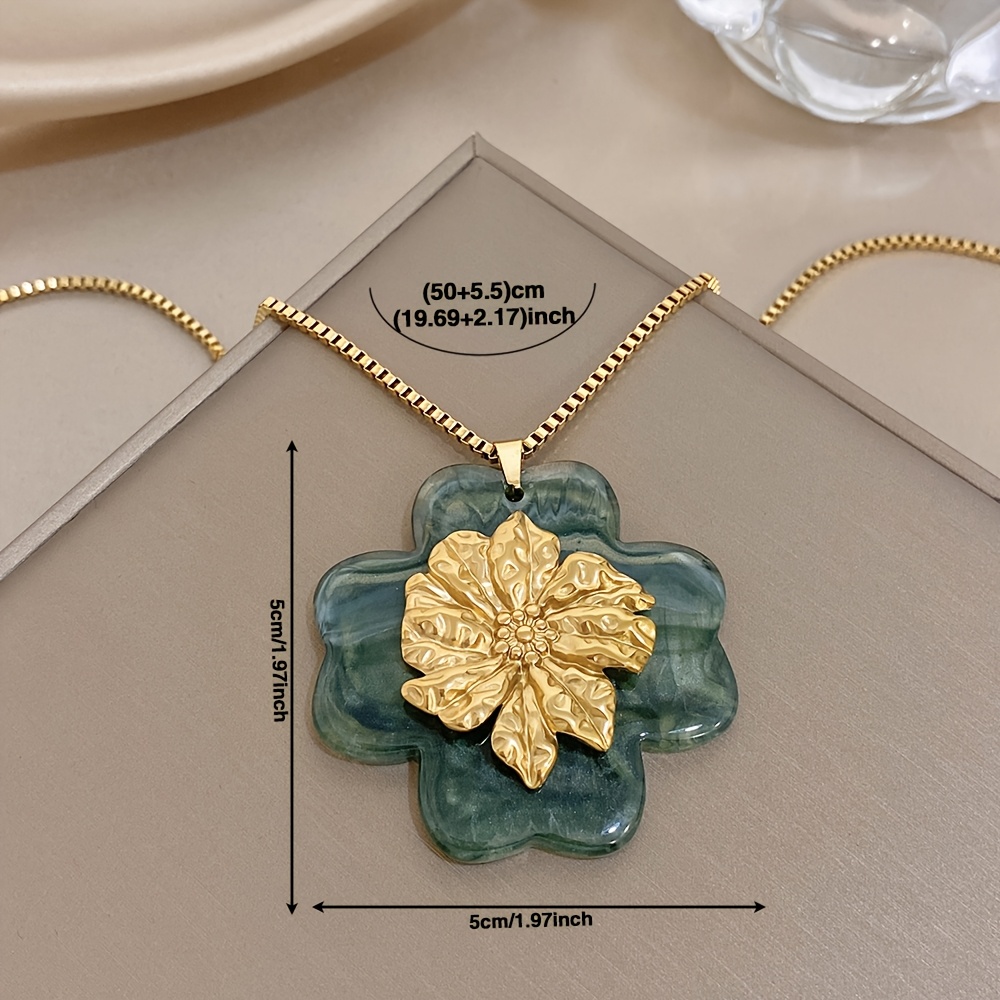 Golden Marble-Patterned Relief Flower Pendant Necklace, Unisex Gift